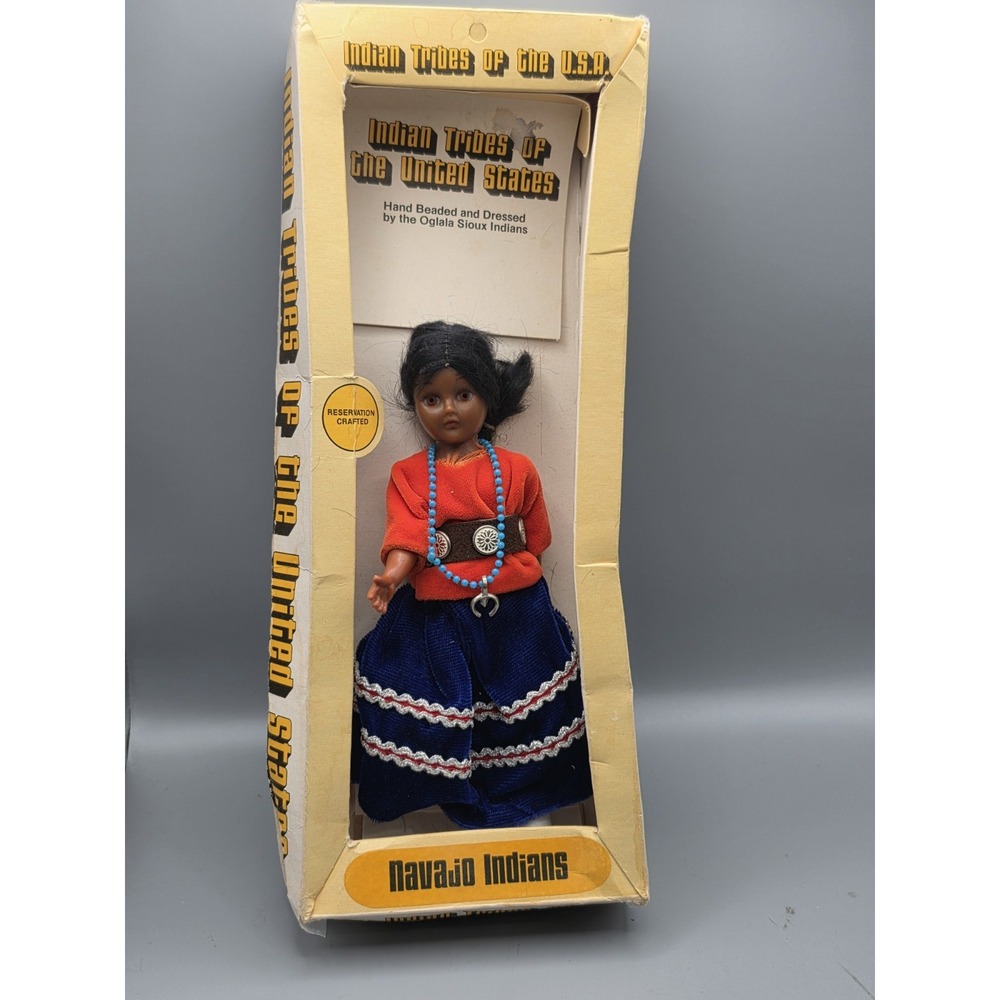 Vintage Heritage Dolls Navajo Girl 8-501 Indian Tribes USA Oglala Sioux Box